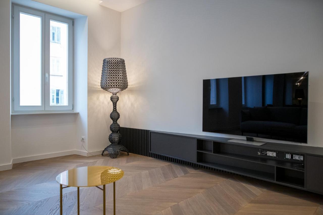 Luxury Apartment Contesa 로비니 외부 사진